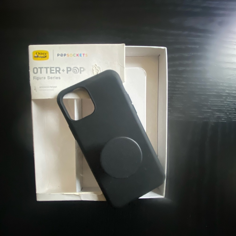 OtterBox Black Phone Case with PopSocket